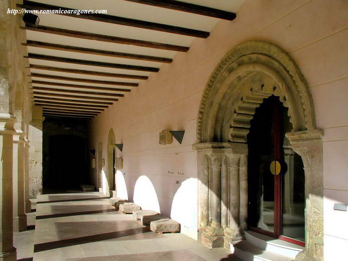 PRTICO DE LA IGLESIA DE SANTA MARA (XII), EN ZONA AL ESTE DEL CLAUSTRO